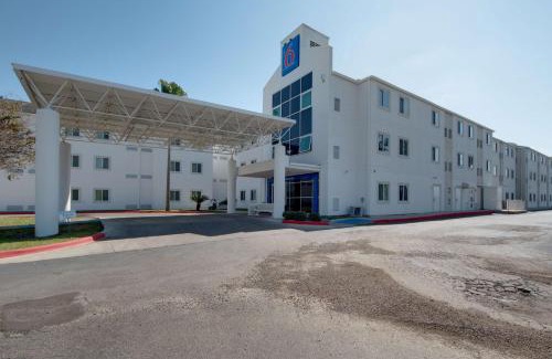 Brownsville Hotel | Studio 6-Brownsville, TX