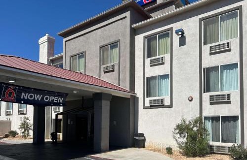 Hesperia Hotel | Studio 6 Suites Hesperia, CA West Main Street I 15