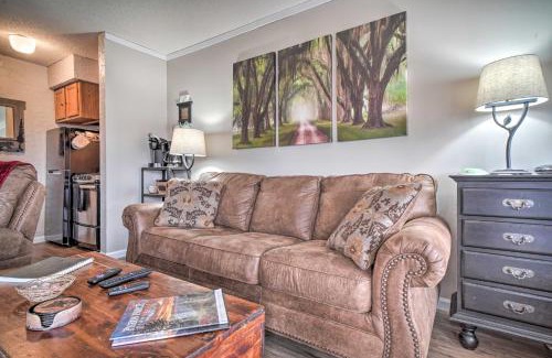 Chalet Village Apartamento | Studio about 3 Mi to Great Smoky Mountain Natl Park!