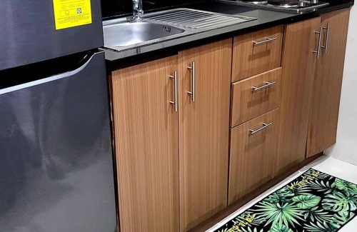 Pasay Apartamento | Studio across T3 Airport + WiFi & Netflix