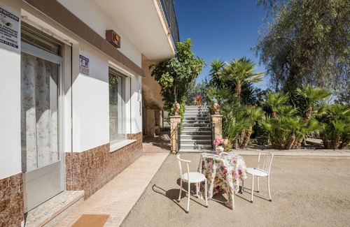 Lorca Apartamento | Estudio 'Alojamiento Ruizo' con vistas a la montaña, piscina compartida y Wi-Fi