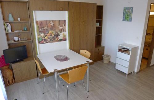 Emmetten Apartamento | Studio Annex by Interhome