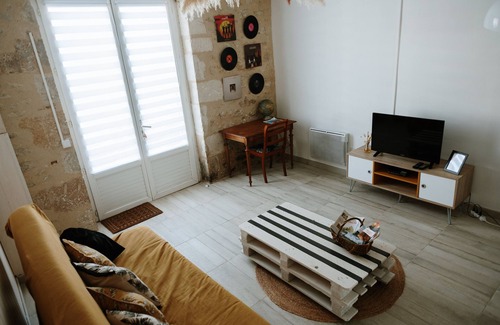 Saint-Meard-de-Gurcon Apartamento | Studio Apartment 'De Plain-pied Avec Jardin' with Private Terrace and Wi-Fi