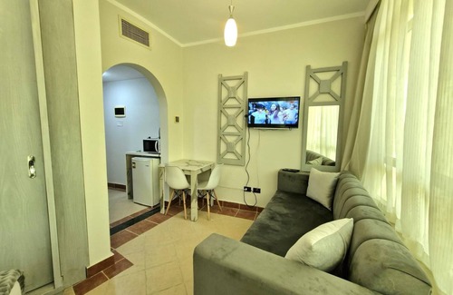 Al Ahyaa Apartamento | STUDIO APARTMENT IN HURGADA AT ROYAL BEACH WITH PRIVATE BEACH