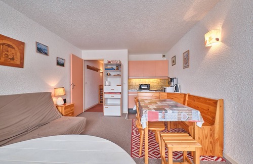 Correncon-en-Vercors Apartamento | Estudio 'Herbouilly' con vistas a la montaña y balcón