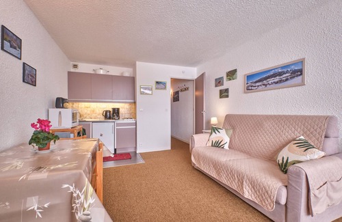 Correncon-en-Vercors Apartamento | Apartamento estudio 'Herboully' con vistas a la montaña y terraza privada