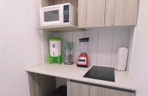 Zona 13 Apartamento | STUDIO APARTMENT FEATURING PRIVATE BALCONY NEAR THE AIRPORT