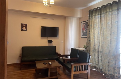 Gomti Nagar Apartamento | Studio Apart at DLF MyPad in Vibhuti Khand Gomtinagar