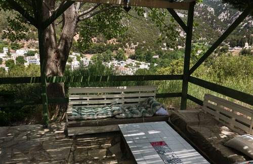 Kato Simi Apartamento | Apartamento estudio 'Akros Oreon Lapatho' con vistas a la montaña, terraza privada y Wi-Fi