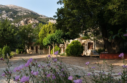 Kato Simi Apartamento | Apartamento estudio 'Akros Oreon Lapatho' con vistas a la montaña, terraza privada y Wi-Fi