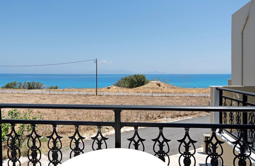 Kardamena Apartamento | Estudio 'Athina Seaside' con balcón, Wi-Fi y aire acondicionado