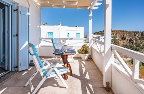 Milos Apartamento | Apartamento estudio 'Betty Superior con vistas panorámicas 2' con vistas al mar y aire acondicionado