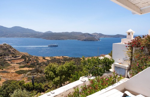 Milos Apartamento | Apartamento estudio 'Betty con vistas al mar' con vistas al mar, Wi-Fi y aire acondicionado.
