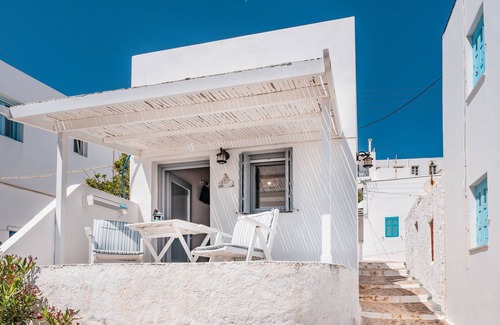 Milos Apartamento | Apartamento estudio 'Betty con vistas al mar' con vistas al mar, Wi-Fi y aire acondicionado.