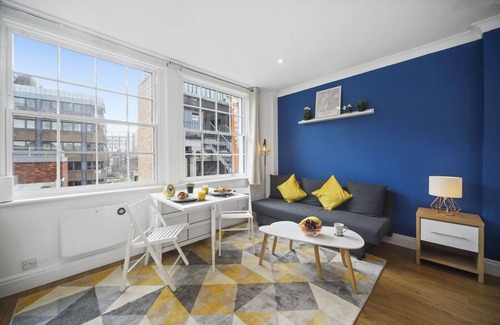 Lime Street Apartamento | Studio Apartment Blue