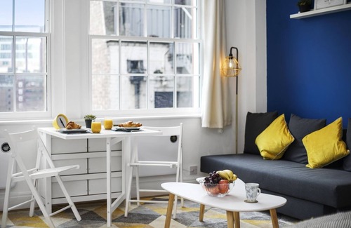 Lime Street Apartamento | Studio Apartment Blue