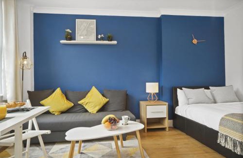 Portsoken Apartamento | Studio Apartment by Homely Stays