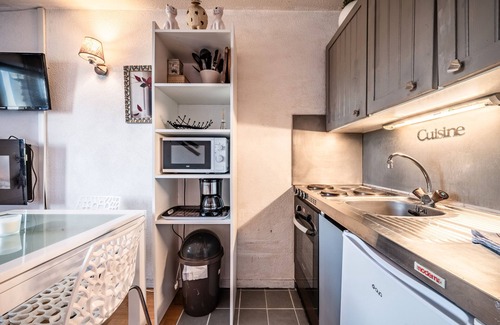 Bogeve Apartamento | Apartamento estudio 'De Charme' con vistas a la montaña y balcón