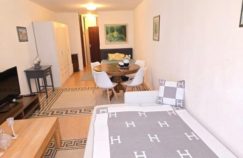 Feuerbacher Tal Apartamento | Studio Apartment