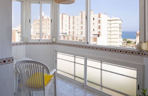 Torre del Mar Apartamento | Apartamento estudio 'Torre Del Mar' con vistas al mar, Wi-Fi y aire acondicionado.