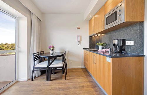 Torralta Apartamento | Apartamento "Estúdio Vista Terra Atlântico" con vistas a la montaña, piscina y Wi-Fi