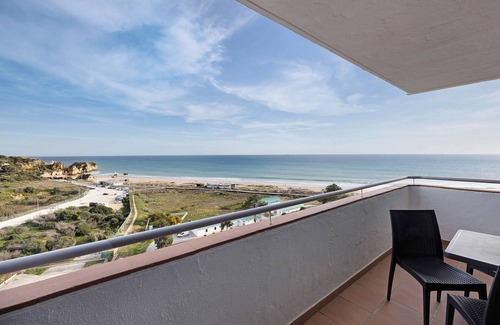 Torralta Apartamento | Apartamento 'Estudio Vista Mar Atlántico' con vistas al mar, piscina y Wi-Fi