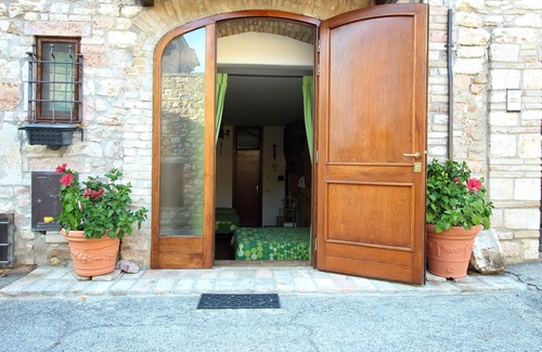 Assisi Apartamento | Studio apartment in Assisi The Roman Amphitheater