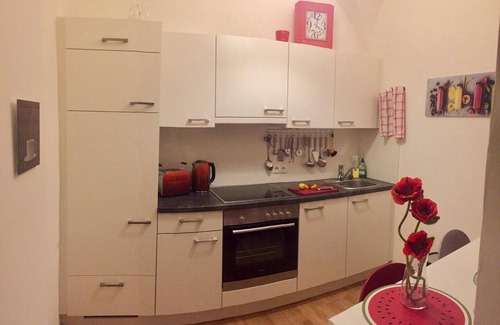 Graz City Centre Apartamento | Large studio apartment in the heart of Graz's old town with kitchen, bathroom, WC, balcony