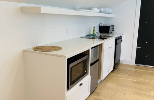 Chestnut Casa | Studio Apartment in trendy East Austin neighborhood