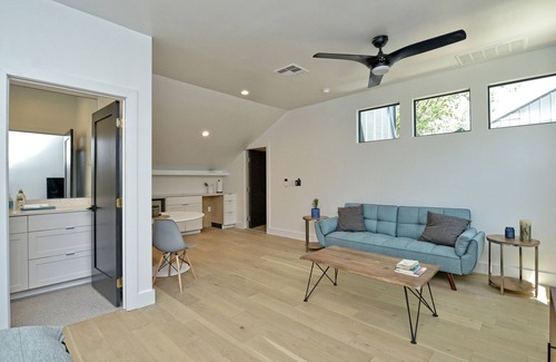 Chestnut Casa | Studio Apartment in trendy East Austin neighborhood