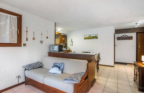 Valtournenche Apartamento | Apartamento estudio 'Monolocale A Valtournenche' con vistas a la montaña, jardín compartido y Wi-Fi