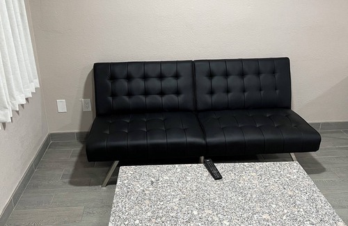 Greenacres Apartamento | Studio Apartment - King Bed