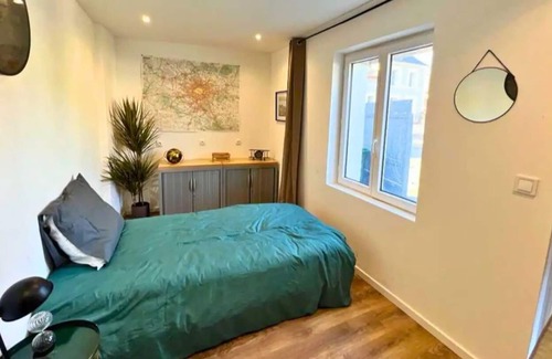 Amblainville Apartamento | Studio Apartment "Lumineux - Annexe Cosy" with Private Terrace & Wi-Fi