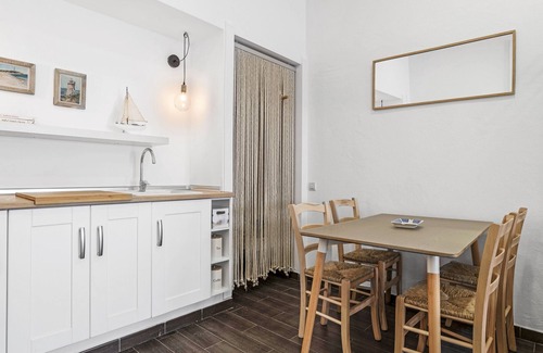Barbate Apartamento | Apartamento estudio 'La Casita Blanca' con Wi-Fi y aire acondicionado