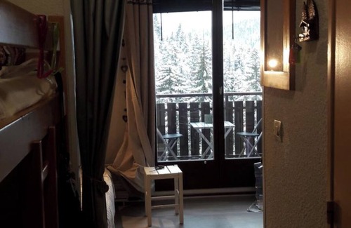 Hirmentaz Apartamento | Apartamento estudio 'Les Montagnes' con vistas a la montaña y balcón