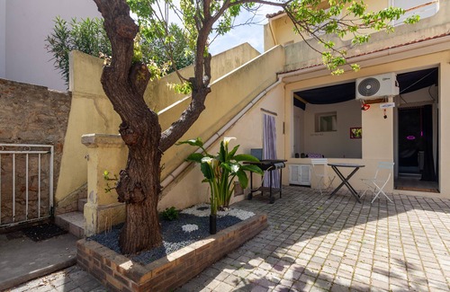 Le Mourillon Apartamento | Apartamento estudio "Love Room Avec Balnéo" con bañera de hidromasaje, terraza privada y Wi-Fi