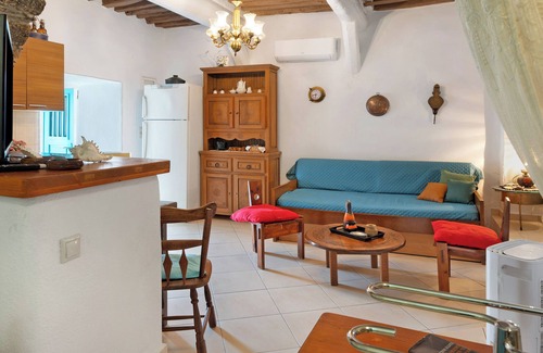 Kea Apartamento | Apartamento estudio 'Maria In The Castle Kea' con vistas a la montaña, Wi-Fi y aire acondicionado.