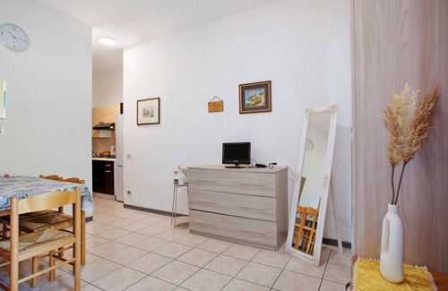 Villair-Amerique Apartamento | Apartamento estudio 'Monolocale Arcangelo' con vistas a la montaña y balcón