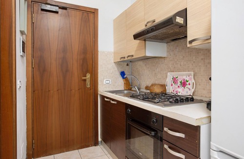 Villair-Amerique Apartamento | Apartamento estudio 'Monolocale Arcangelo' con vistas a la montaña y balcón