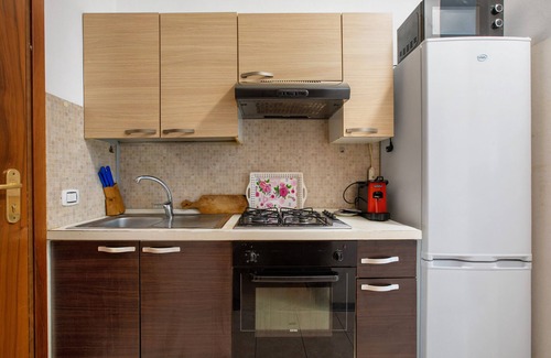 Villair-Amerique Apartamento | Apartamento estudio 'Monolocale Arcangelo' con vistas a la montaña y balcón