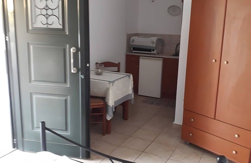 Merichas Apartamento | Estudio 'Mouria C' con vistas al mar, Wi-Fi y aire acondicionado