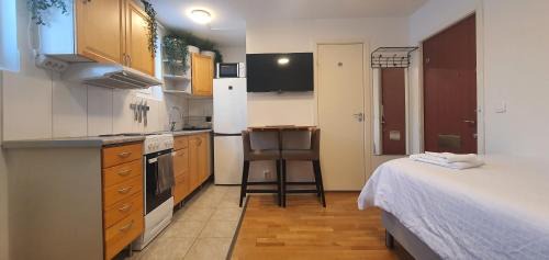 Hasselby Apartamento | Studio apartment near metro and forest!