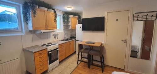 Hasselby Apartamento | Studio apartment near metro and forest!