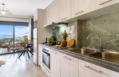 Nikiana Apartamento | Apartamento estudio 'Oceanida Terpsis Lyxury Suite' con vistas al mar, Wi-Fi y aire acondicionado.