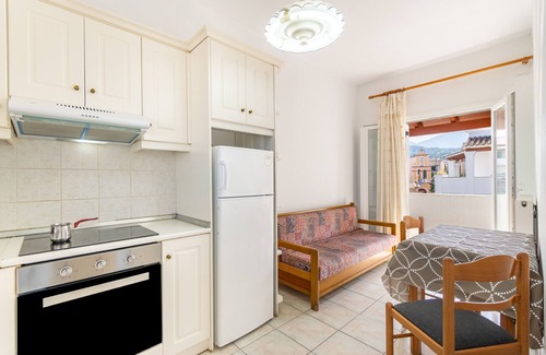 Acharavi Apartamento | Estudio Apartamento 'Olivea 3' con vistas al mar, Wi-Fi y aire acondicionado