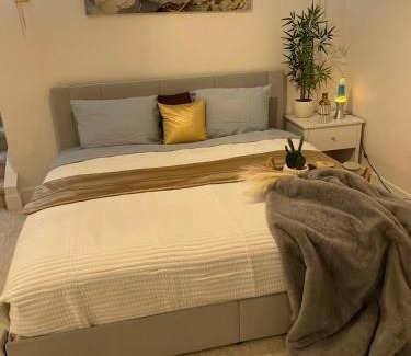 Elko Casa | Studio Apartment on the Hill in Elko
