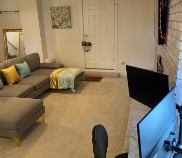 Elko Casa | Studio Apartment on the Hill in Elko