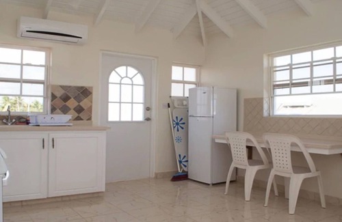 West Coast Apartamento | Studio Apartment Plover Court Apartments