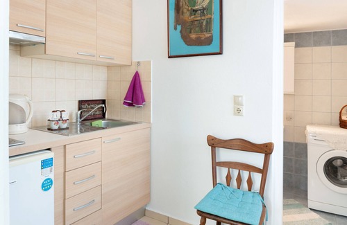 Ioulida Apartamento | Apartamento estudio 'The Castle Kea' con vistas a la montaña, Wi-Fi y aire acondicionado.
