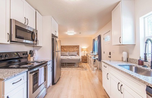 Liberty Wells Casa | Studio Apartment Near City Center — Self Check-in